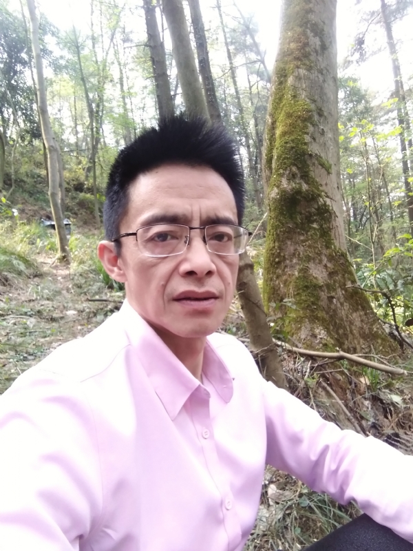 吴彬的第一张照片--贵州闪婚服务中心