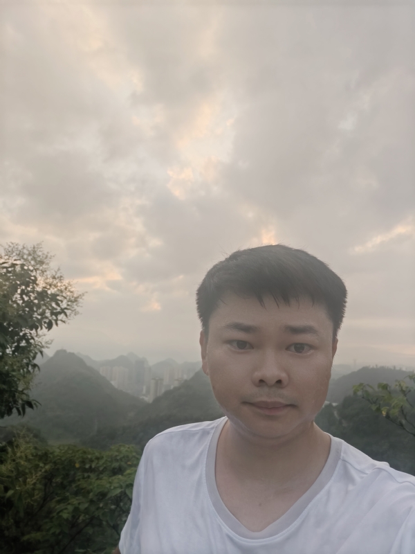 小明同学的第一张照片--贵州闪婚服务中心