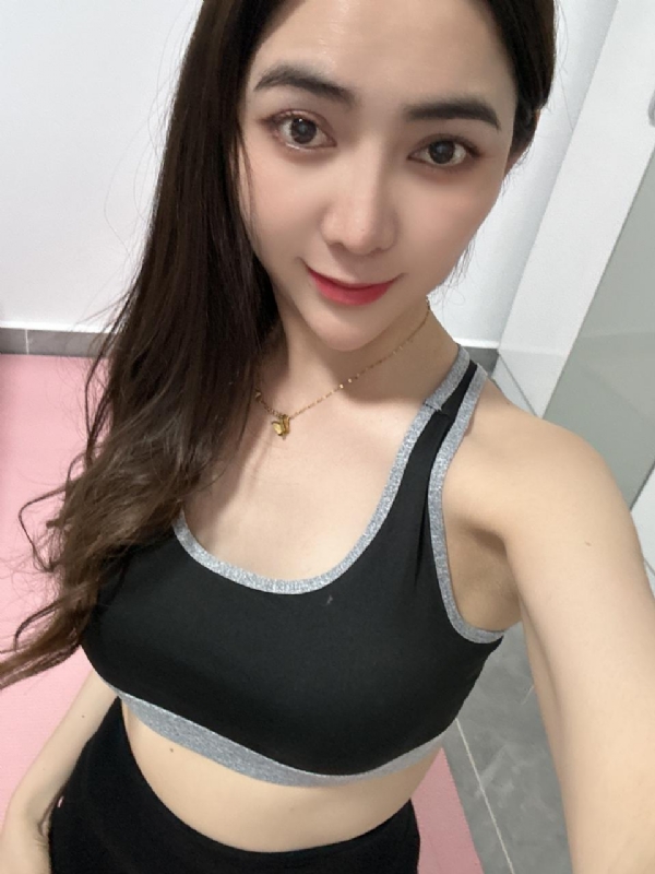 冰冰的第一张照片--贵州闪婚服务中心