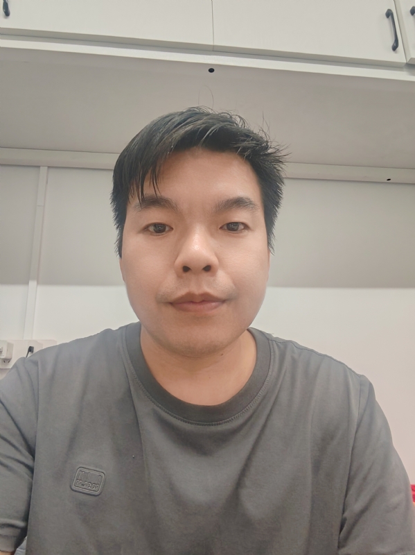 老张的第一张照片--贵州闪婚服务中心